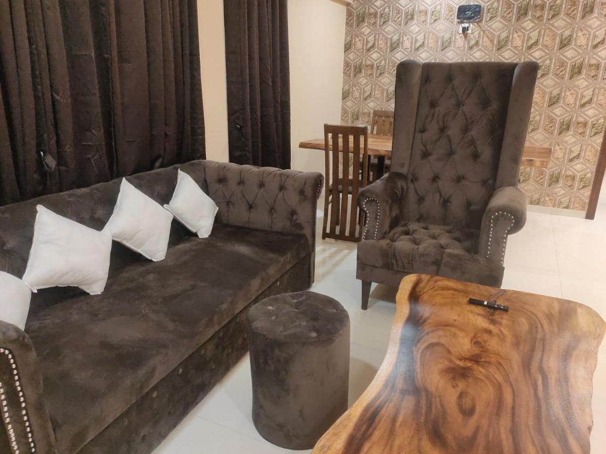 Osi Apartments Bandra West Bombaj Zewnętrze zdjęcie