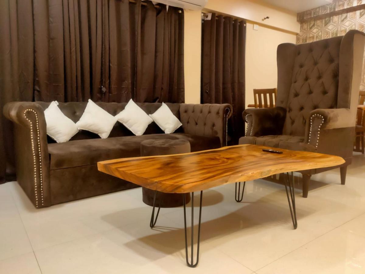 Osi Apartments Bandra West Bombaj Zewnętrze zdjęcie