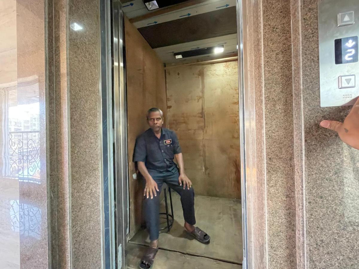 Osi Apartments Bandra West Bombaj Zewnętrze zdjęcie