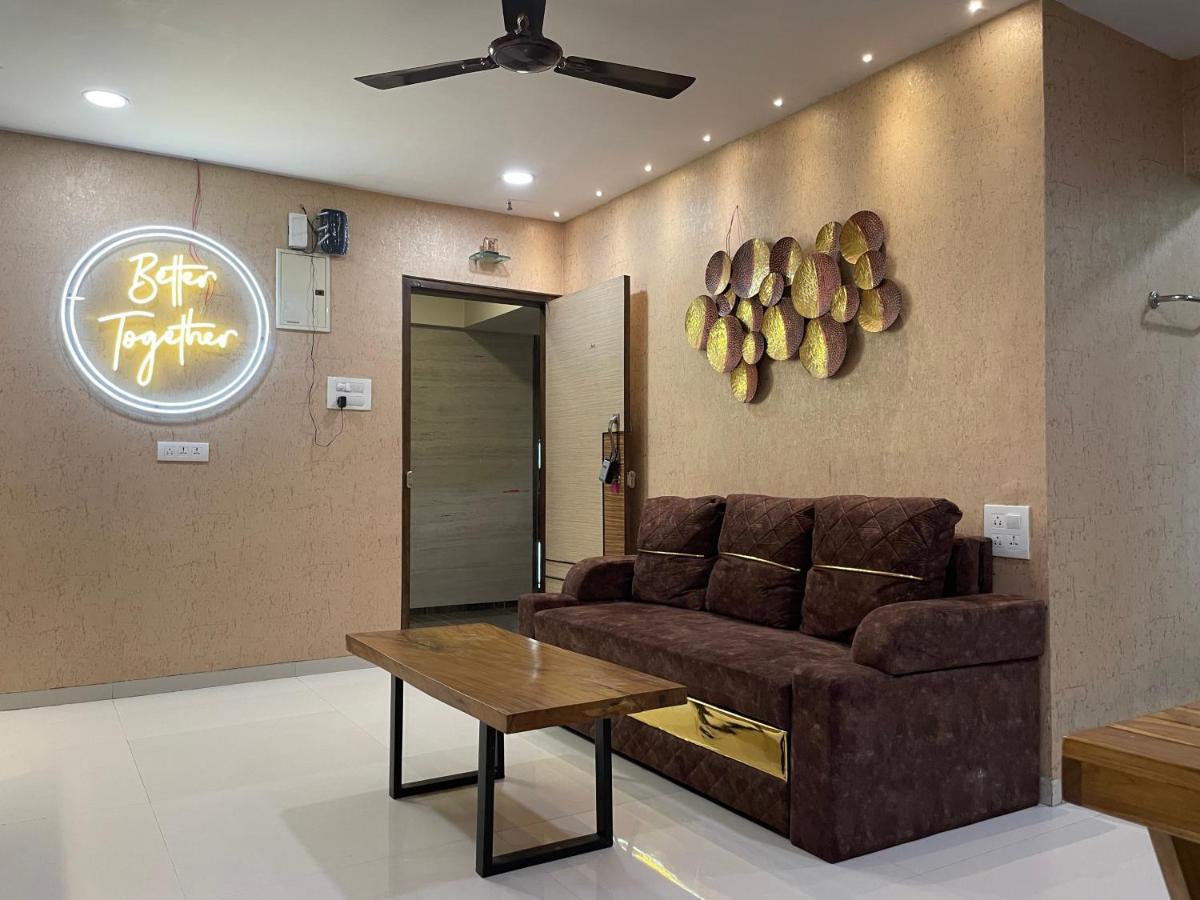 Osi Apartments Bandra West Bombaj Zewnętrze zdjęcie