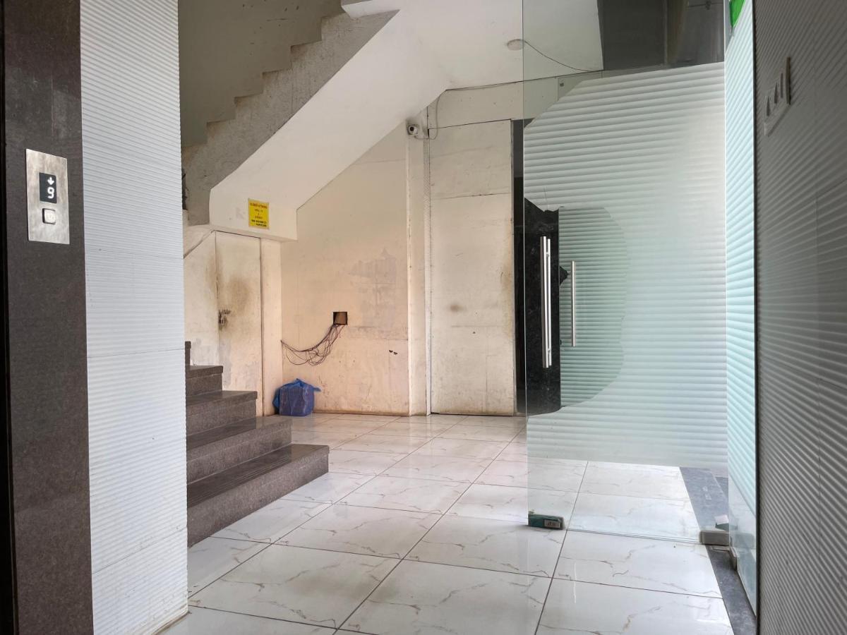 Osi Apartments Bandra West Bombaj Zewnętrze zdjęcie